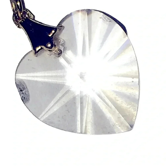 Clear Glass Crystal Heart Velvet Choker Necklace - Picture 3 of 4